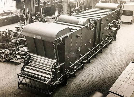 1935_apparatus-for-pasturizing-liquids-in-containers